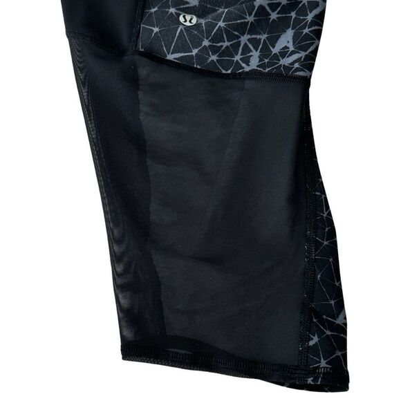 ..Lululemon Water: Sea-Me Run Crop Star Crushed Coal Black / Black - Picture 14 of 16